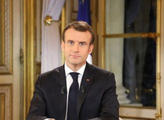 Γαλλία: Αυξήσεις 100 ευρώ στους μισθούς ανακοίνωσε ο Μακρόν