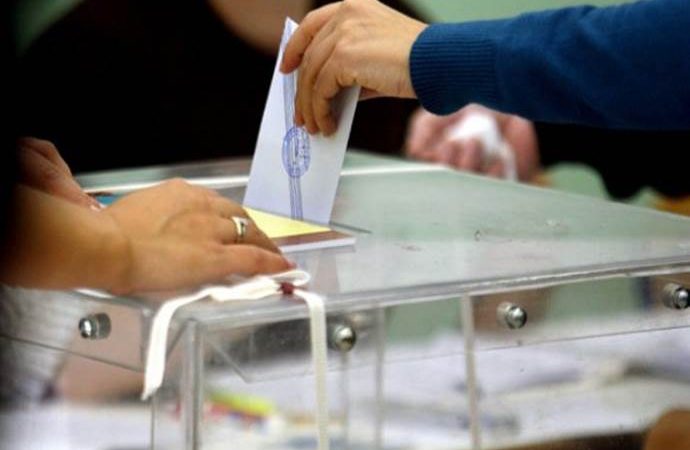 Οι εκτιμήσεις για πρόωρες εκλογές, τα σχέδια Τσίπρα και ο στόχος Μητσοτάκη για αυτοδυναμία