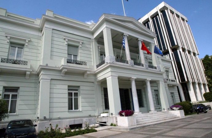 Κύκλοι ΥΠΕΞ: “Δεν υφίσταται “Τσάμικο” ζήτημα” απαντούν στον Αλβανό υπουργό Εξωτερικών
