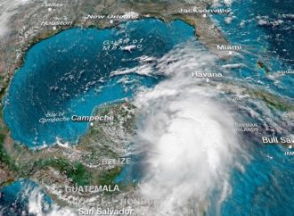 ΗΠΑ: Ο κυκλώνας Μάικλ ενισχύθηκε στην κατηγορία 2 – Κατευθύνεται προς τη Φλόριντα
