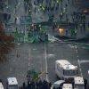 «Κίτρινα γιλέκα»: 130 οι τραυματίες από τα επεισόδια στο Παρίσι – Προσήχθησαν σχεδόν 400 άτομα