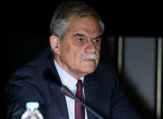 Κόντρα κυβέρνησης – αντιπολίτευσης μετά την παραίτηση Τόσκα
