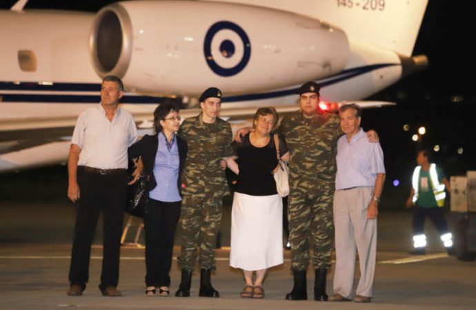 Μέγαρο Μαξίμου: Αυτές ήταν οι ενέργειες που οδήγησαν στην απελευθέρωση των Ελλήνων στρατιωτικών