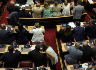 Με 241 ψήφους ψηφίστηκε η κατάτμηση της Β’ Αθήνας: Πέρασε ο «Κλεισθένης»
