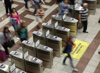 Μετρό: Έκλεισαν όλες οι πύλες σε «Ακρόπολη» και «Αγία Μαρίνα»