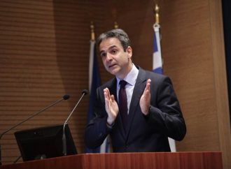 Αυστηρή προειδοποίηση Μητσοτάκη σε Τσίπρα: Μη καταφύγεις σε θεσμικές ακροβασίες