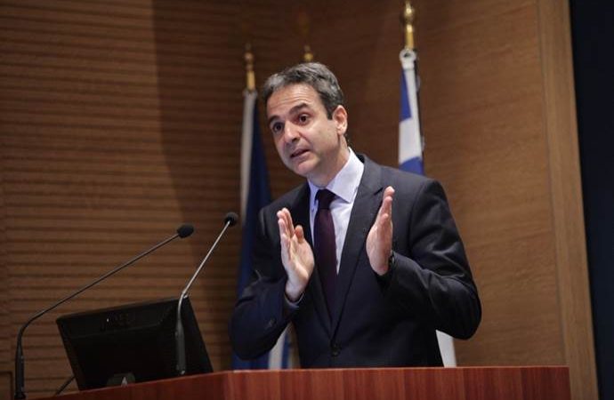 Αυστηρή προειδοποίηση Μητσοτάκη σε Τσίπρα: Μη καταφύγεις σε θεσμικές ακροβασίες