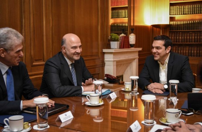 Απομείωση του χρέους ζήτησε από τον Μοσκοβισί ο Τσίπρας