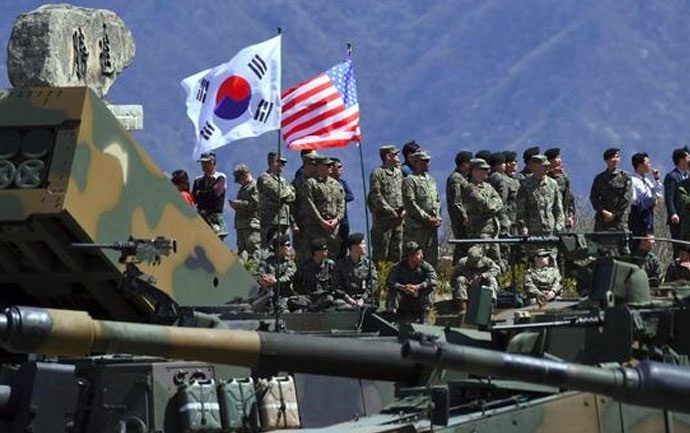 Ουάσιγκτον: «Παγώνουν» τα στρατιωτικά γυμνάσια στην κορεατική χερσόνησο
