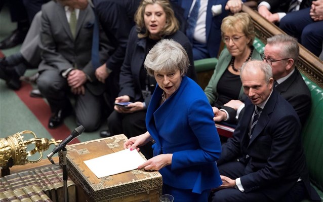 Πήρε εντολή η Μέι για εναλλακτικό σχέδιο στo Brexit