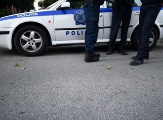 Παραδόθηκε ο φερόμενος ως δράστης της δολοφονίας 21χρονου στον Πειραιά