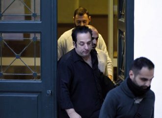 Καθυστερούν σκοπίμως να δώσουν συντάξεις και ΕΦΑΠΑΞ, προκειμένου να παρουσιάσουν… πλεονάσματα.
