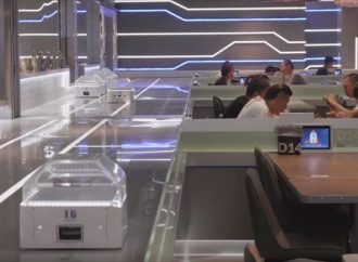 Ρομπότ αντί σερβιτόρων σε εστιατόριο στην Κίνα