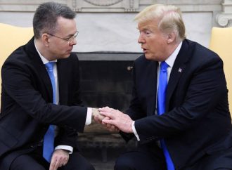 Μείωση των ειδικών μισθολογίων για 188.000 υπαλλήλους- Ποια επιδόματα διατηρούνται
