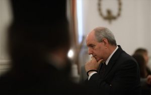 Τέρενς Κουίκ: Θα στηρίξω την κυβέρνηση