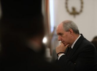 Τέρενς Κουίκ: Θα στηρίξω την κυβέρνηση
