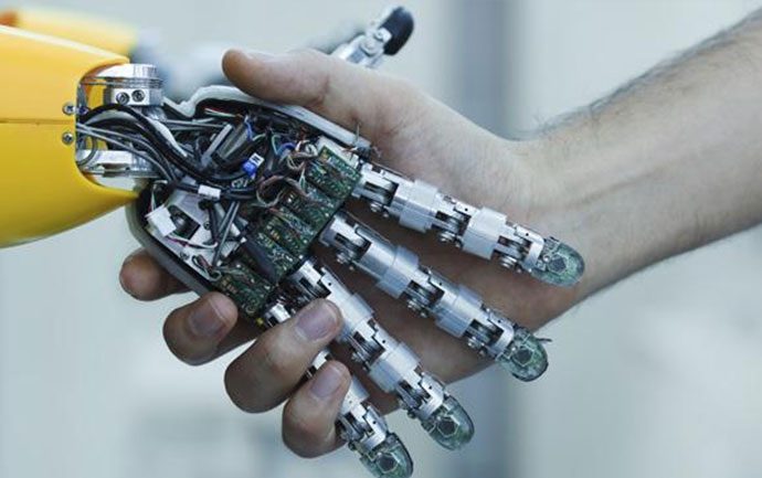 Τεχνητή νοημοσύνη της IBM είναι η πρώτη που κάνει κανονικό «ντιμπέιτ» με τους ανθρώπους