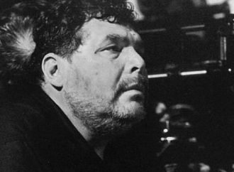 Τζορτζ Κοσμάτος – Ο Έλληνας σκηνοθέτης των ταινιών «Ράμπο 2» και «Κόμπρα»