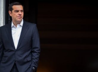 Τσίπρας για φωτιές: “Με προβληματίζουν οι παράλληλες εστίες”