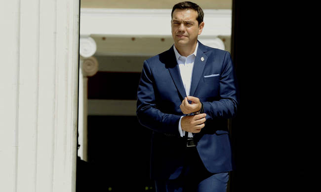 Τσίπρας μετά την παραίτηση Κοτζιά: Αναλαμβάνω εγώ και δεν θα δεχθώ διγλωσσία στα Εθνικά θέματα
