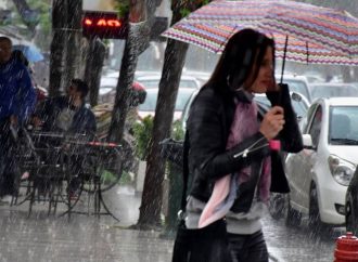 Καιρός: Βροχές, καταιγίδες και σκόνη την Τετάρτη (15/5) – Αναλυτική πρόγνωση για όλη τη χώρα