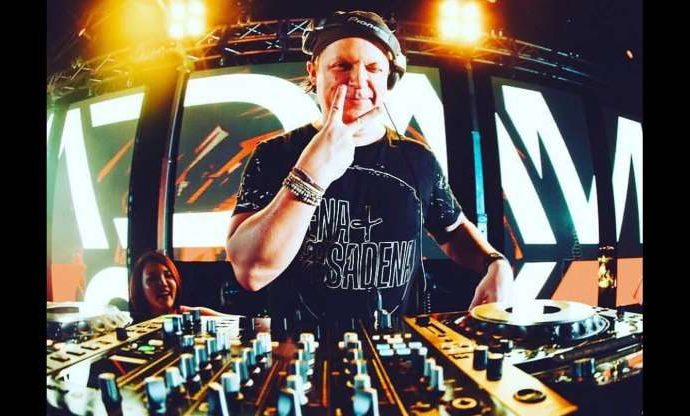 Γνωστός DJ σκοτώθηκε στην προσπάθειά του να σώσει φίλη του από ατύχημα σε πισίνα