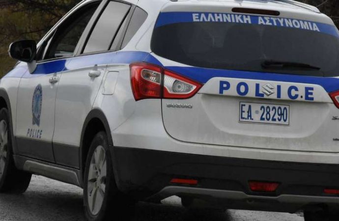 Τρίκαλα: Μαχαίρωσε τη γυναίκα του μέσα στο αυτοκίνητο