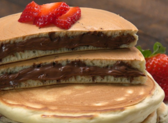 Γεμιστά pancakes με πραλίνα φουντουκιού – Ό,τι πιο νόστιμο θα φτιάξετε σήμερα (εικόνες βήμα-βήμα)