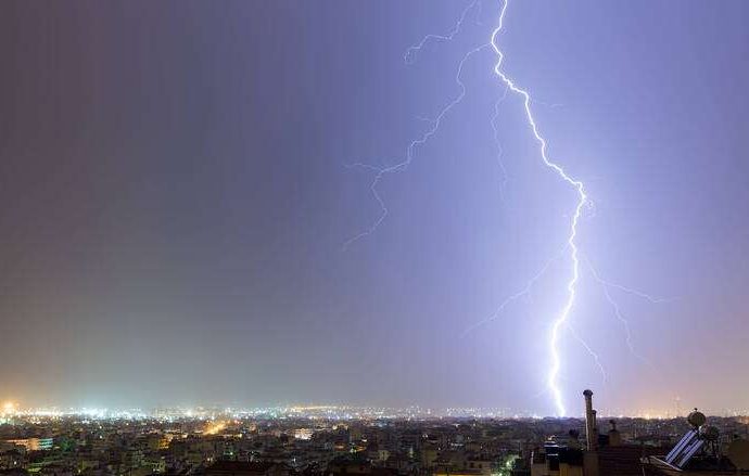 Δυσοίωνο το φετινό καλοκαίρι: Παρατεταμένοι καύσωνες στην Ευρώπη, ισχυρές καταιγίδες στα Βαλκάνια