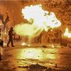 Βίντεο από την επίθεση στα γραφεία του ΣΥΡΙΖΑ: «Βροχή» οι μολότοφ