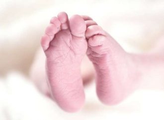 Σκύλος έσωσε βρέφος – Η μητέρα του το είχε θάψει ζωντανό