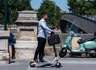 Ηλεκτρικά πατίνια: ευχή και κατάρα για τις πόλεις