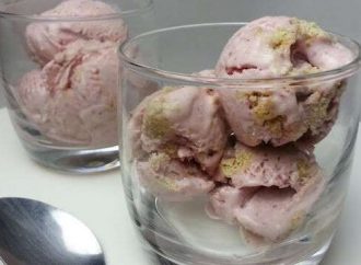 Σπιτικό παγωτό cheesecake φράουλα – Φανταστική γεύση