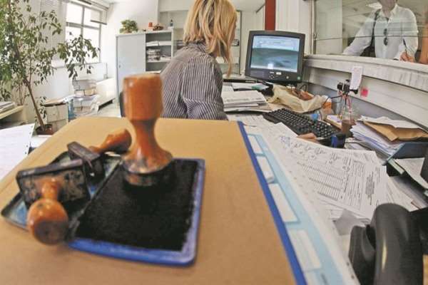 Παραμένουν σε «ομηρεία» όσοι ενταχθούν στις 120 δόσεις