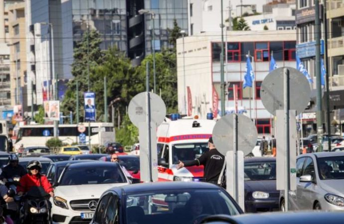 Φωτογραφίες από το τεράστιο μποτιλιάρισμα στη Συγγρού