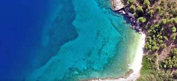 5 κρυμμένες παραλίες της Αττικής για ήσυχες βουτιές