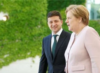 Άνγκελα Μέρκελ: Σοκάρει το βίντεο με την καγκελάριο να τρέμει – Τι λένε ειδικοί της υγείας