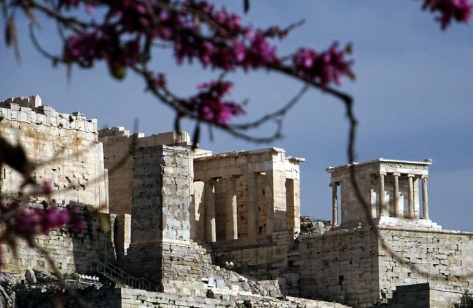 “Ξήλωσε” τον αρχιφύλακα στην Ακρόπολη η υπ. Πολιτισμού