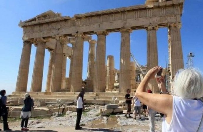 ΕΚΤΑΚΤΟ: Έκλεισε η Ακρόπολη – Αποπνικτική η ατμόσφαιρά στην Αθήνα
