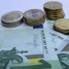 Στα «χαρτιά» οι αυξήσεις στις συντάξεις χηρείας
