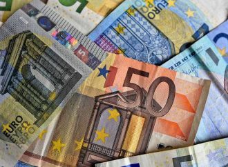ΣΕΒ: Φόροι και εισφορές τρώνε έως 60% του εισοδήματος
