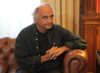 Ιαβέρης: Η οδηγική παιδεία φαίνεται στο πορτοκαλί φανάρι – Πολλοί Έλληνες πατούν γκάζι, αντί να σταματούν