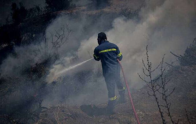 Χαλκιδική: Υπό μερικό έλεγχο πυρκαγιά σε δασική έκταση στην Αγ. Παρασκευή