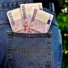 Αναδρομικά: Ποιοι θα λάβουν έως 7.338 ευρώ – Δείτε πότε θα τα πάρετε