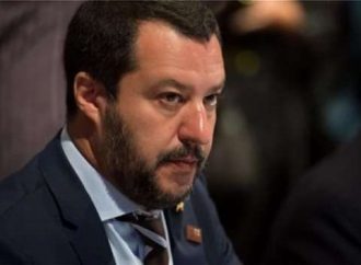 Ιταλία: Ο… απρόθυμος Σαλβίνι επέτρεψε την αποβίβαση 27 παιδιών μεταναστών