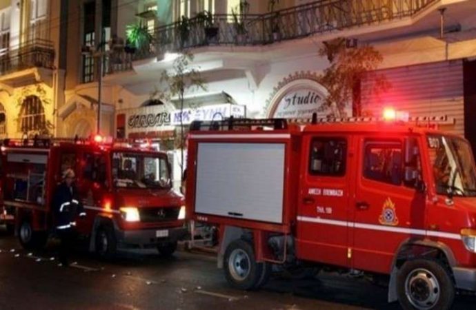 Έκρηξη σε κάβα στο Καβούρι – Εμπρησμοί σε τρία ΙΧ