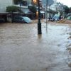 Σε υδάτινο κλοιό Ναυπακτία, Αχαΐα – Κινδύνεψαν 1500 άτομα που είχαν πάει να ακούσουν την Πάολα