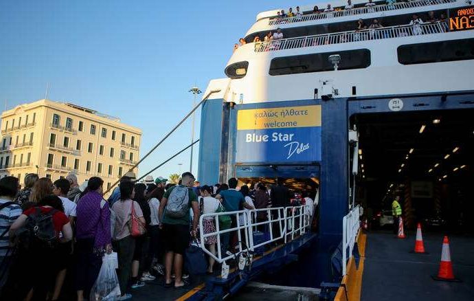 Αδειάζει η Αθήνα: Αυξημένη κίνηση στα λιμάνια, σε ισχύ μέτρα του Λιμενικού