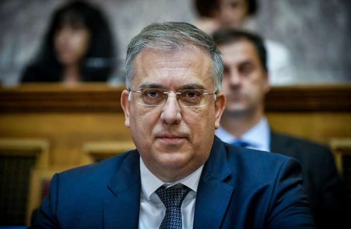 Τ. Θεοδωρικάκος: 9.000 υπεράριθμους συμβασιούχους προσέλαβε η κυβέρνηση ΣΥΡΙΖΑ