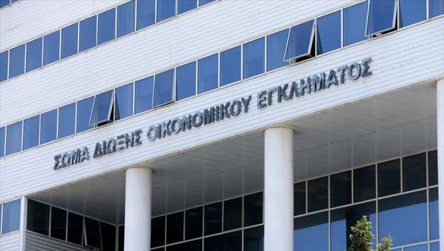 ΣΔΟΕ: Στο φως χιλιάδες «μαϊμού» ρολόγια σε κοντέινερ στον Πειραιά